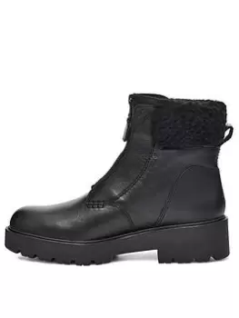 Image of UGG Czeriesa Ankle Boot - Black Leather, Size 6, Women