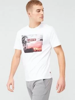 Image of Levis Sunset Print Graphic T-Shirt - White Size M Men