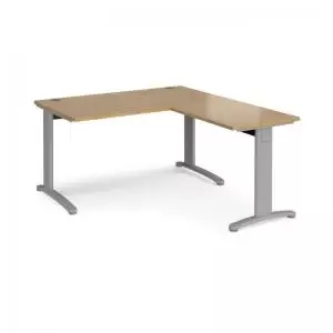 Image of TR10 desk 1400mm x 800mm with 800mm return desk - silver frame and oak