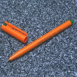 Image of Pentel Ultra Fine Pen 0.6mm line Green PK12