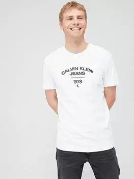 Image of Calvin Klein Jeans Varsity Curve Logo T-Shirt - White, Size L, Men