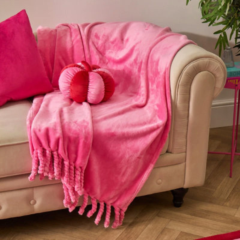 Image of OHS OHS Ultra Soft Tassel Fleece Throw Lightweight Fluffy Blanket in Bright Pink Size: 120cm x 150cm Bright Pink 120cm x 150cm Unisex 5027434227617