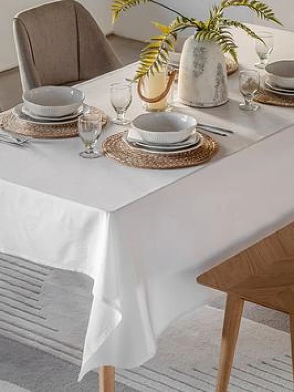 Image of Crossland Grove Wight Classic Tablecloth White 1400X2300Mm, White 5.05669E+12
