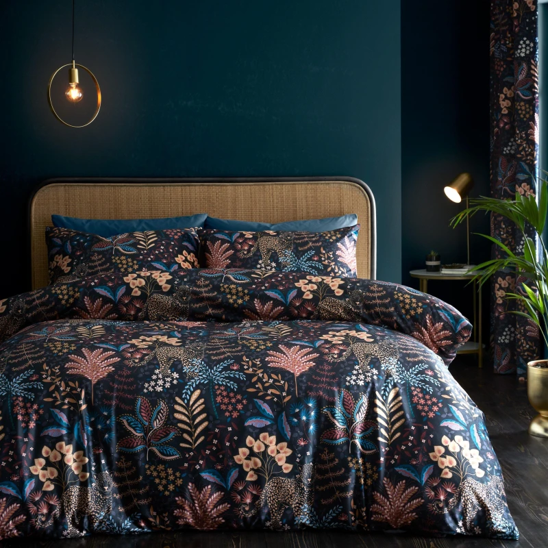 Image of Catherine Lansfield Soft Velvet Exotic Leopard Duvet Cover Set - Black Single