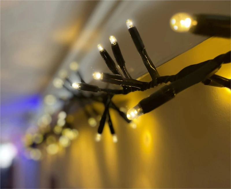 Image of EAGLE-CON 5m Easy-Connect Warm White 250 LED Cluster String Lights With Interconnectable Black Rubber Cable ELV-115206