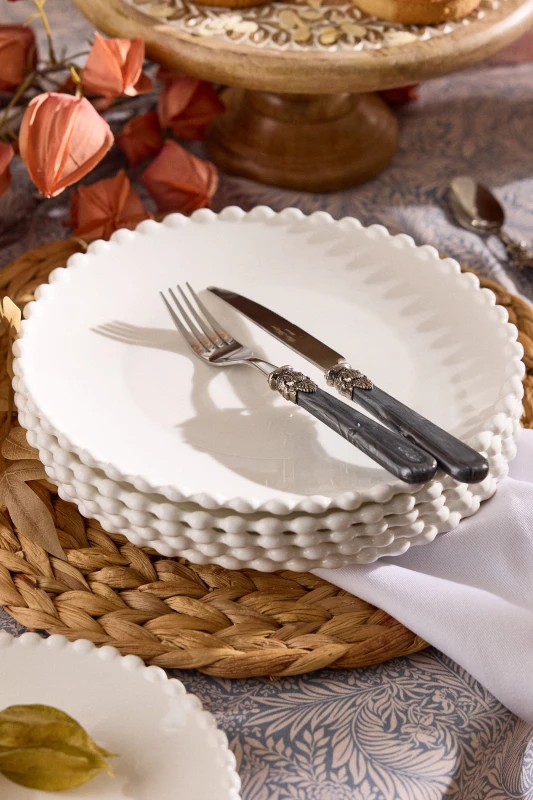 Image of Dibor Set of 4 Luxury Auvergne Beaded White Christmas Dinner Plates Dia 25cm Size: 4 Pack White Unisex 4 Pack