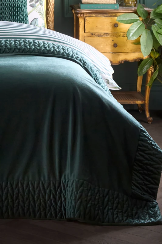 Image of Laurence Llewelyn-Bowen Laurence Llewelyn-Bowen 'Siena' Quilted Velvet Bedspread in Bottle Green Bottle Green One Size Unisex 5056734225863