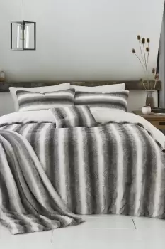 Image of 'Mae' Faux Fur With Teddy Fleece Reverse Duvet Cover Set