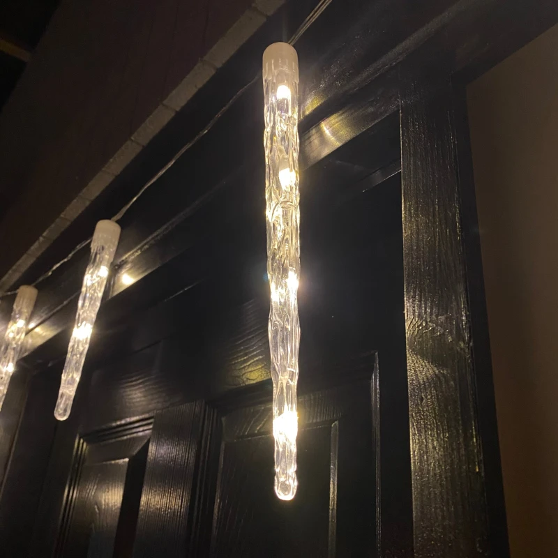 Image of 4.7m Set of 10 InLit Icicle Lights with 40 LEDs in Cool White