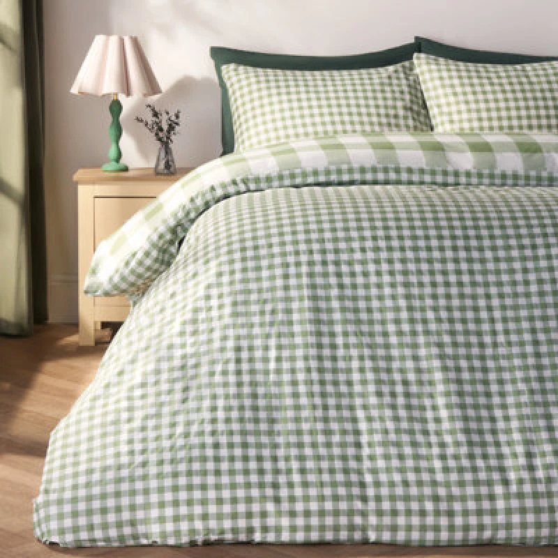 Image of OHS OHS Gingham Reversible Bedding Set Duvet Cover with Pillowcase in Light Green Size: Single Light Green Single Unisex 5027434182985
