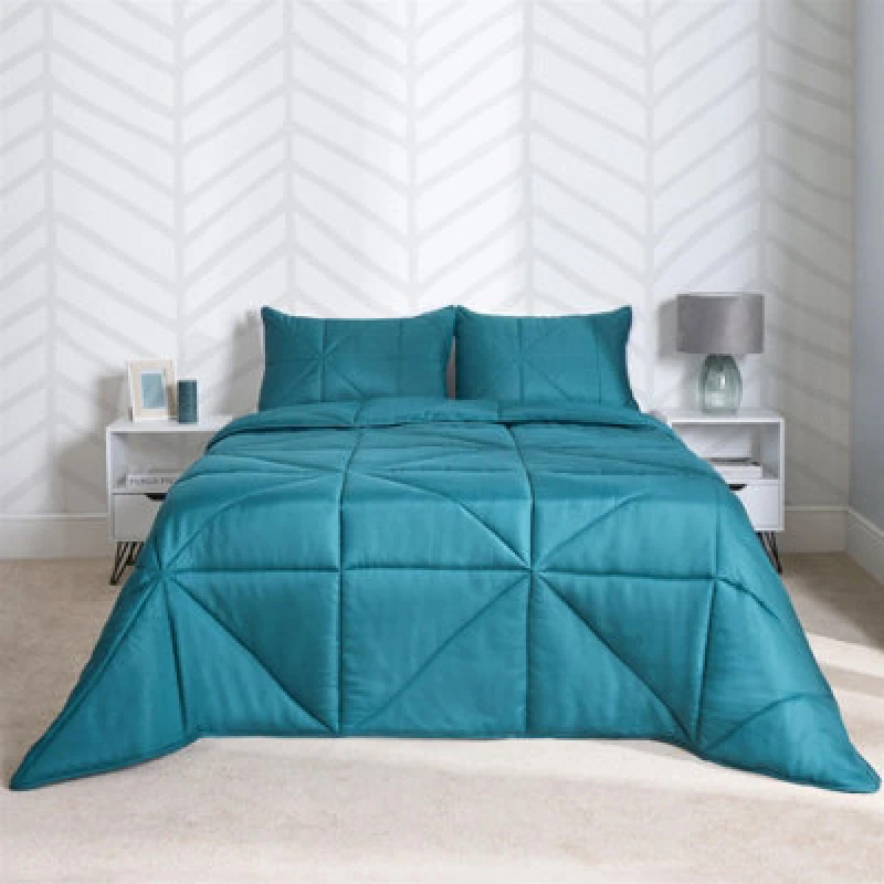 Image of OHS OHS Coverless Duvet Geo Quilted 7.5 TOG Bedding Pillowcase Bed Set in Dark Green Size: King Dark Green King Unisex 5027434210930