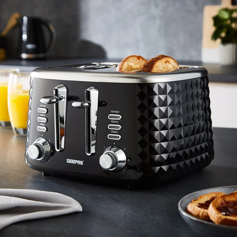 Image of Geepas Argyle 4 Slice Bread Toaster 7 Level Browning Control 1750W Black
