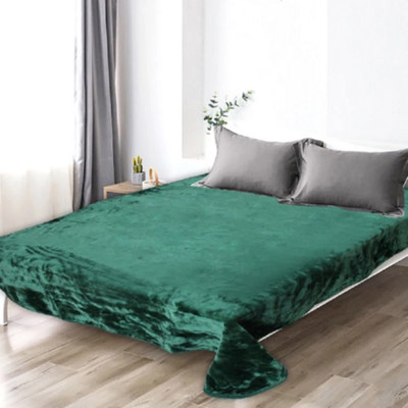 Image of Smart Living Smart Living Luxury Thick Faux Fur Mink Throw Blanket - Soft Fleece for Sofa & Bed in Green Size: 200cm x 240cm Green 200cm x 240cm Uni