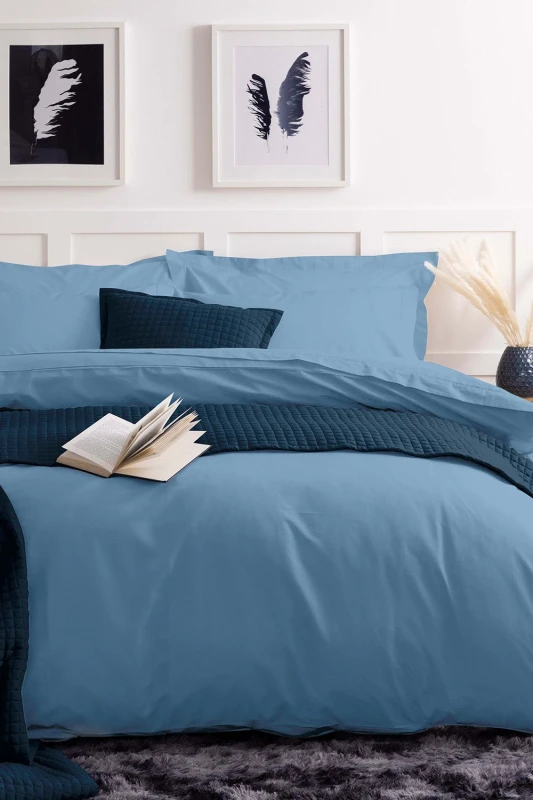Image of Belledorm Easy Care 200 Thread Count Cotton Polyester Percale Duvet Cover in Bright Blue Size: Super King Bright Blue Unisex Super King