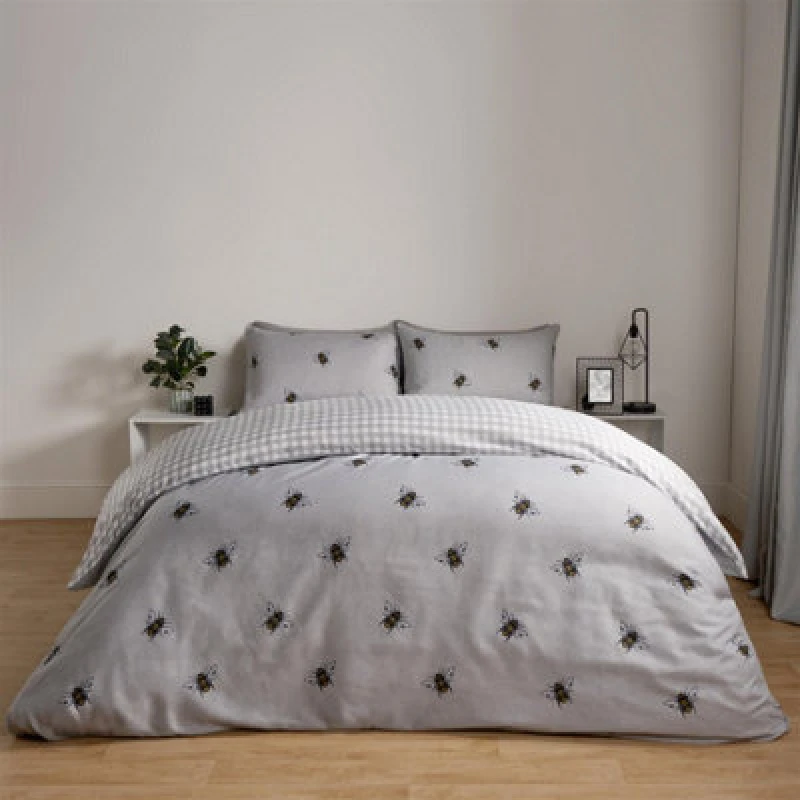 Image of OHS OHS Bee Striped Duvet Cover Reversible Bedding Set in Light Grey Size: King Light Grey King Unisex 5027434199723
