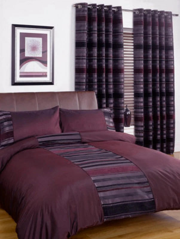 Image of Rapport Home New York Duvet Set With Pillowcase