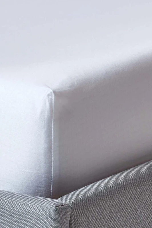Image of Homescapes Sateen Cotton Deep Fitted Sheet 18" 400 Thread Count in White Size: Double Fitted White Unisex Double Fitted