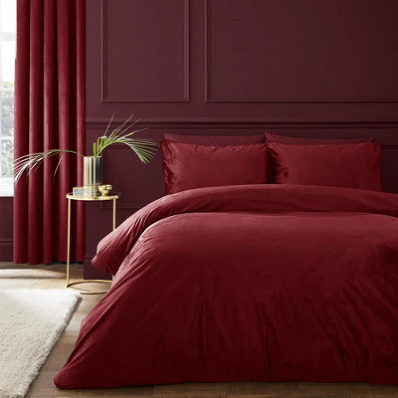 Image of Catherine Lansfield Catherine Lansfield 'Kingsley' Soft Matt Velvet Duvet Cover Set in Raspberry Raspberry King Unisex 5057681155180