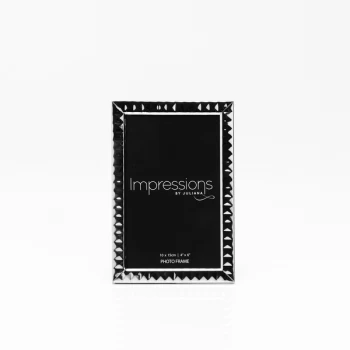 Image of 4" x 6" - Silver Plated Diamond Textured Photo Frame