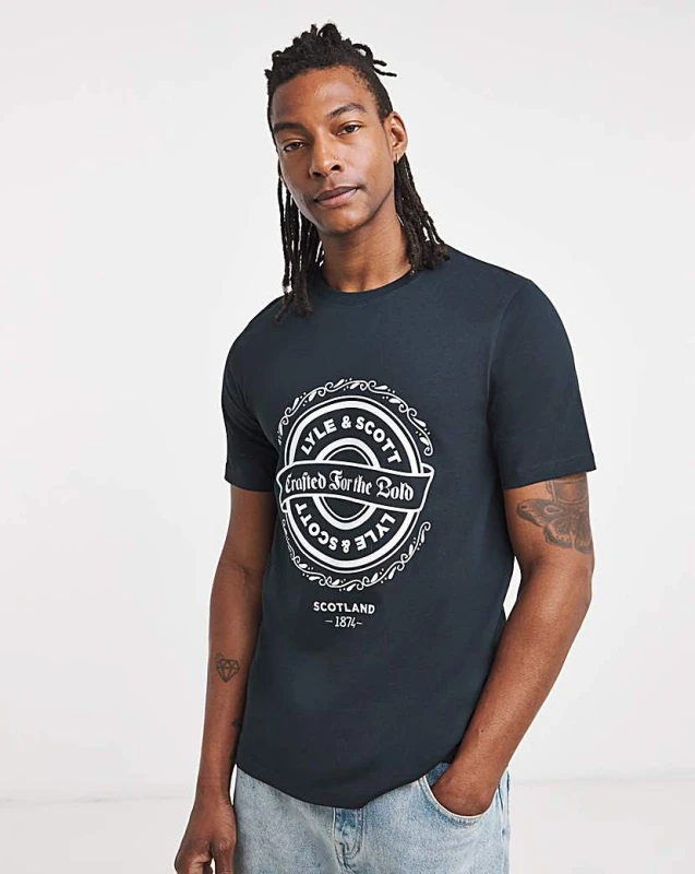 Image of Lyle & Scott Lyle & Scott Graphic T-Shirt - Navy Navy - Lyle & Scott - Size: L42 Navy Male L42 LS24002