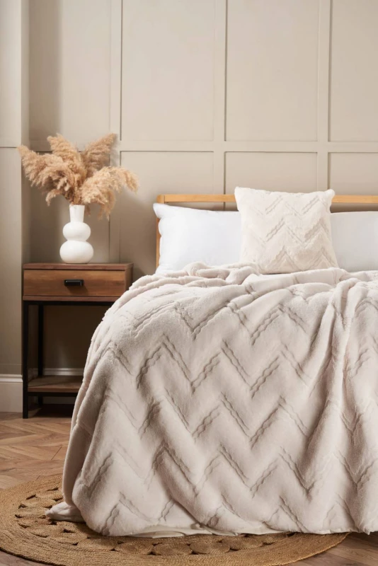 Image of BHS Cheveron Throw in Cream Cream Unisex