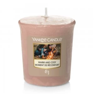 Image of Yankee Candle Warm & Cosy votive candle 49 g