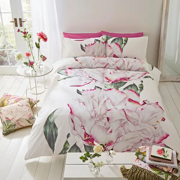 Image of Voyage Maison Parcevall Peony Duvet Set Single, Fuschia