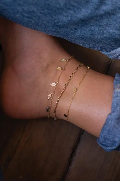 Image of Elk & Bloom Delicate 14k Gold Leaf Anklet Gold