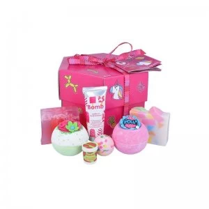 Image of Bomb Cosmetics Stick with Me Bath Bomb Gift Set