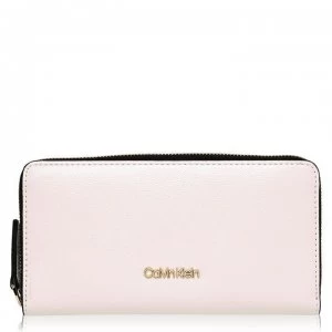 Image of Calvin Klein Must Zip Around Purse - White YAG