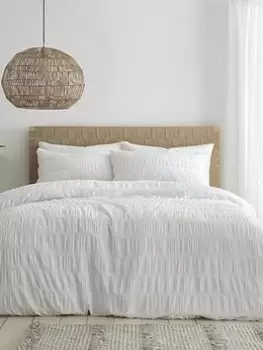 Image of Catherine Lansfield Seersucker Duvet Set In White - Db