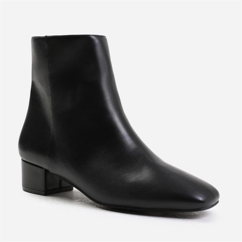 Image of Wheres That From Philadelphia Black Pu Block Heel Ankle Boots Black 7