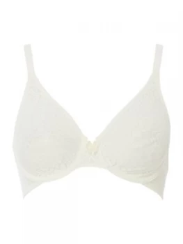 Image of Wacoal Halo Lace Moulded Underwire Bra White