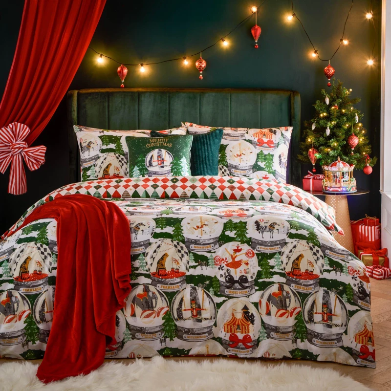 Image of Showtime Festive Duvet Cover Set Pine, Pine / Double