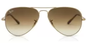 Image of Ray-Ban Sunglasses RB3689 914751