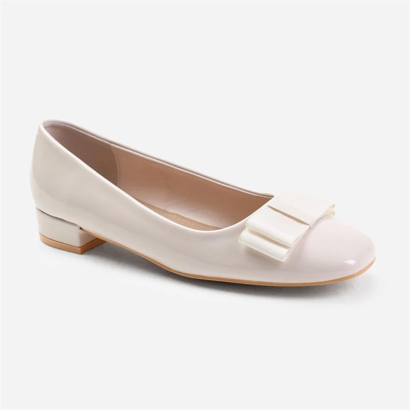 Image of Where's That From 'Croatia' Pump With Bow Detail Cream