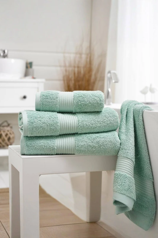 Image of Deyongs Bliss Pima 4 Piece Towel Bale - 2 x Hand & x 2 Bath Towels in Pale Green Pale Green Unisex
