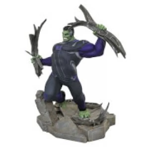 Image of Diamond Select Marvel Gallery Avengers Tracksuit Hulk DLX PVC Figure