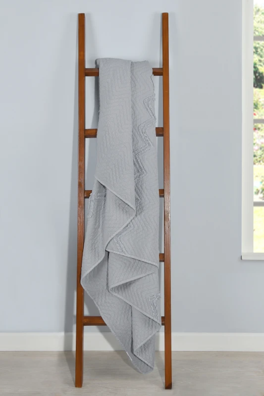 Image of Smart Living Smart Living Luxurious Zig-Zag Polyester Bedspread - Soft, Stylish, and Durable in Grey Size: Double Grey Double Unisex 5056242894292