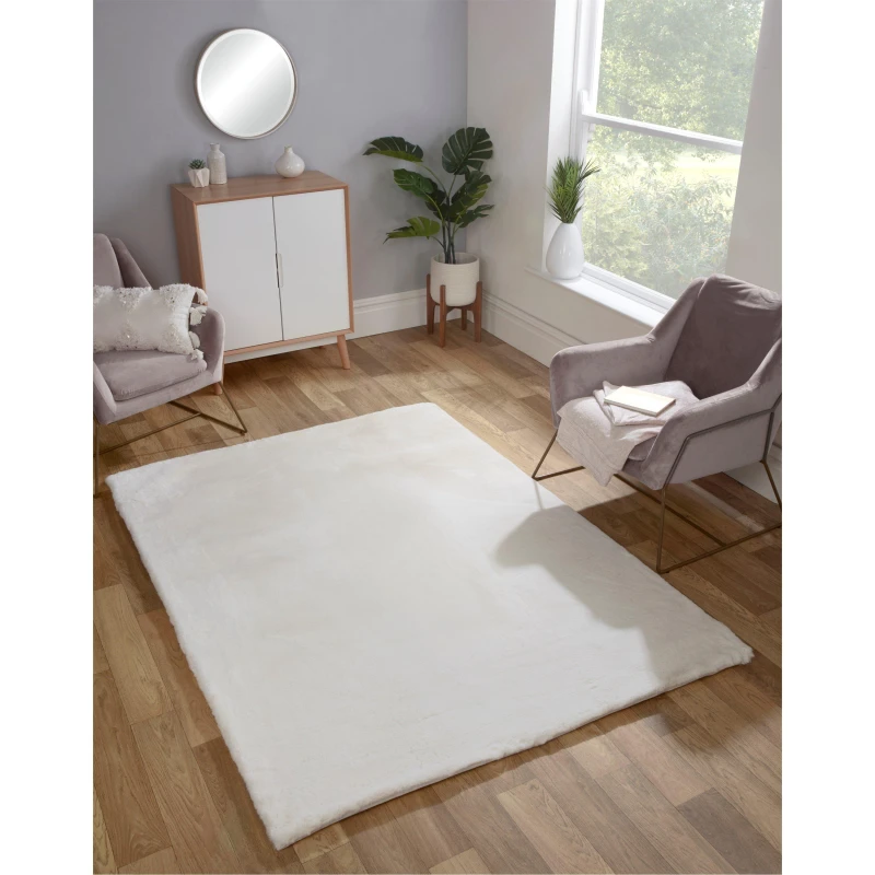Image of The Linen Consultancy The Linen Consultancy TLC 5 Star Hotel Concept Luxury Faux Fur Ivory Rug Size: 133cm diameter Ivory 133cm diameter Unisex 5055