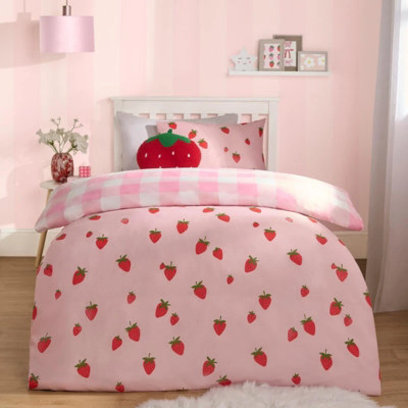 Image of OHS OHS Strawberry Duvet Cover Quilt Set Pillowcase Bed Check Gingham Bedding in Pink Size: Single Pink Single Unisex 5027434205226