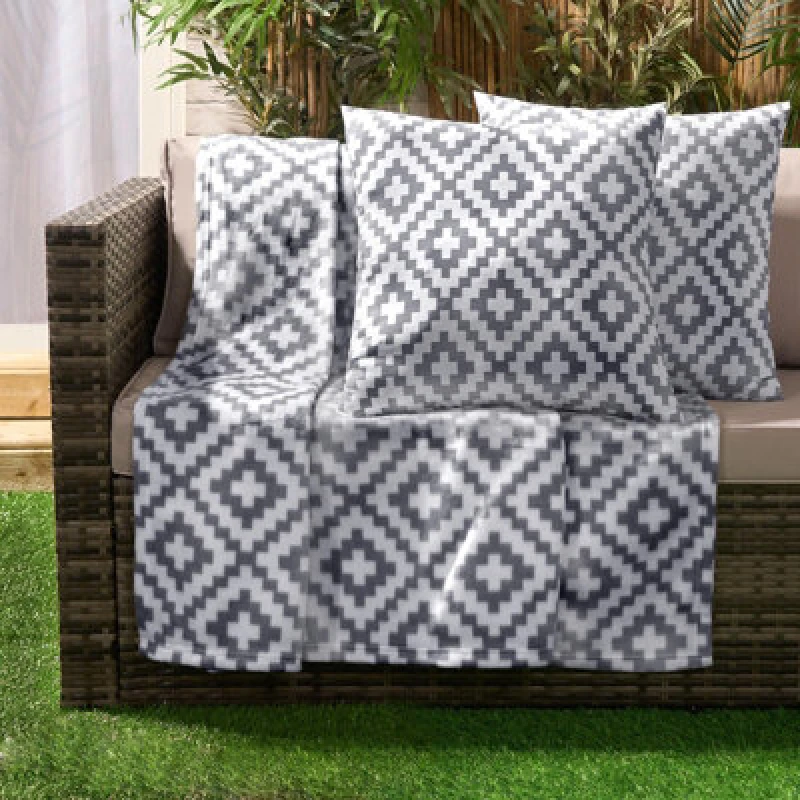 Image of OHS OHS Geo Tile Throw Over Bed Blanket Travel Garden Chair Soft Fleece Warm Bedspread in Light Grey Light Grey One Size Unisex 5027434206155