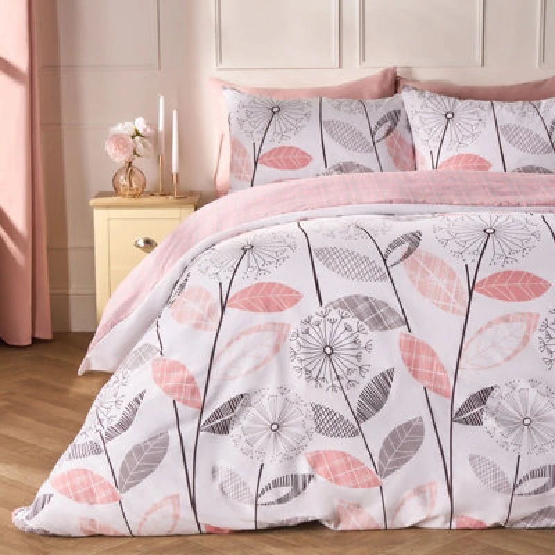 Image of OHS OHS Allium Check Duvet Cover with Pillowcase in Light Pink Size: King Light Pink King Unisex 5027434011070