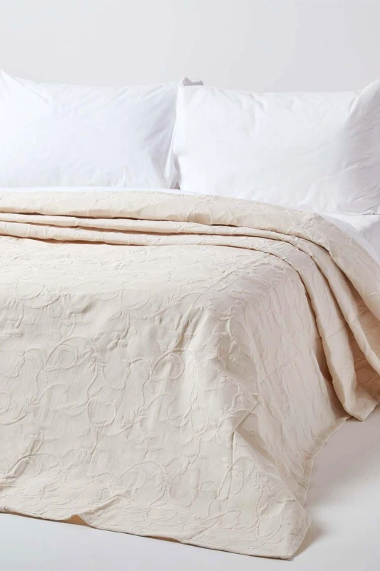 Image of Homescapes Cotton Rich Floral Pattern Bedspread Cream unisex