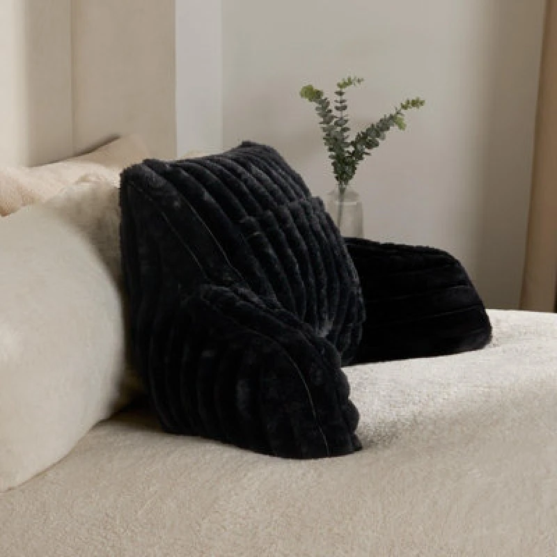 Image of OHS OHS Faux Fur Ribbed Reading Pillow Super Soft Heatable Cuddle Cushion in Black One Size Unisex 5027434197163
