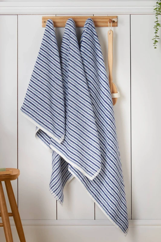 Image of Catherine Lansfield 'Rice Weave Stripe' Cotton Hand Towel in Blue Blue Unisex