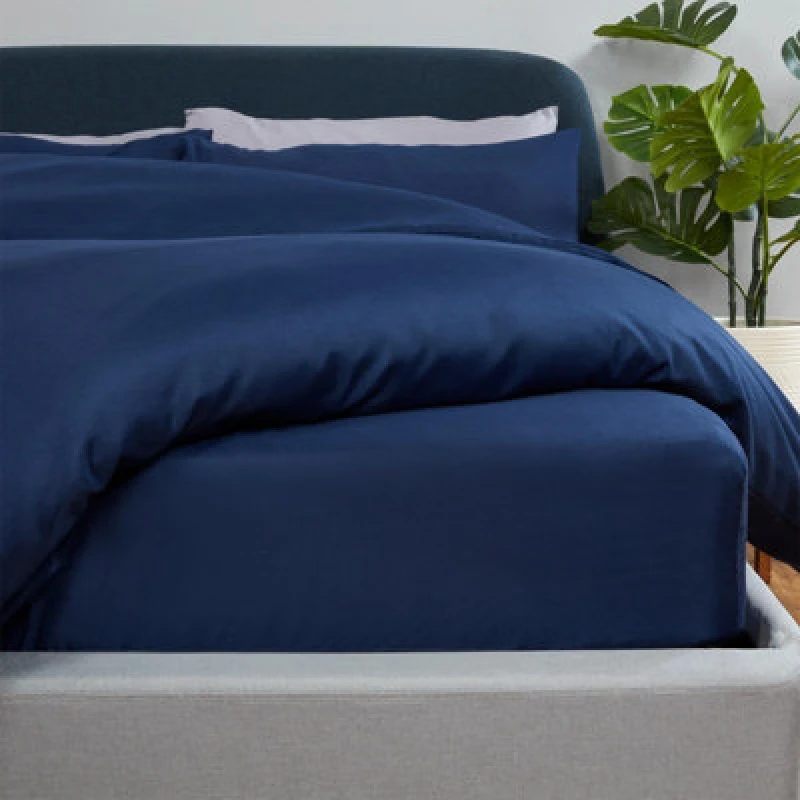 Image of OHS OHS Plain Dyed Non-Iron Fitted Bed Sheet in Navy Size: Single Fitted Navy Single Fitted Unisex 5027434133550