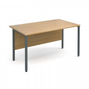 Image of Maestro 25 GL Straight Desk 1400mm x 800mm - Graphite H Frame OAK top