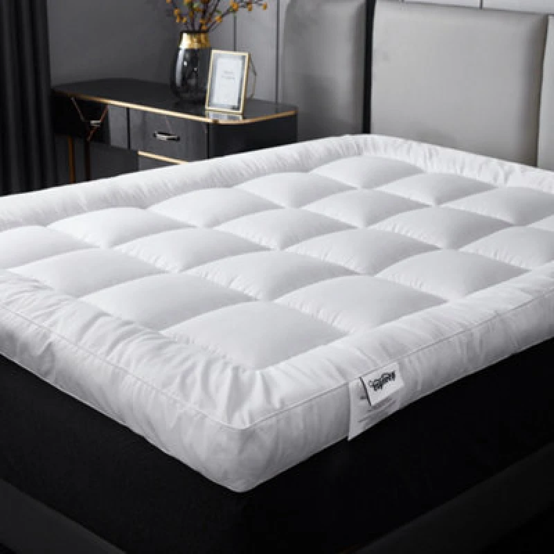 Image of Ezysleep Ezysleep 4" Thick Super Soft Mattress Topper in White Size: Single White Single Unisex 0618202330902