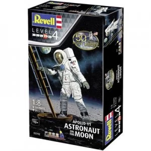 Image of Revell 03702 Apollo 11 Astronaut on the Moon Spacecraft assembly kit 1:8